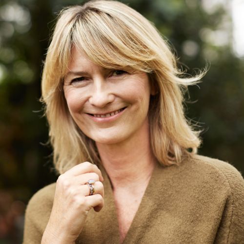 Femme mûre souriante